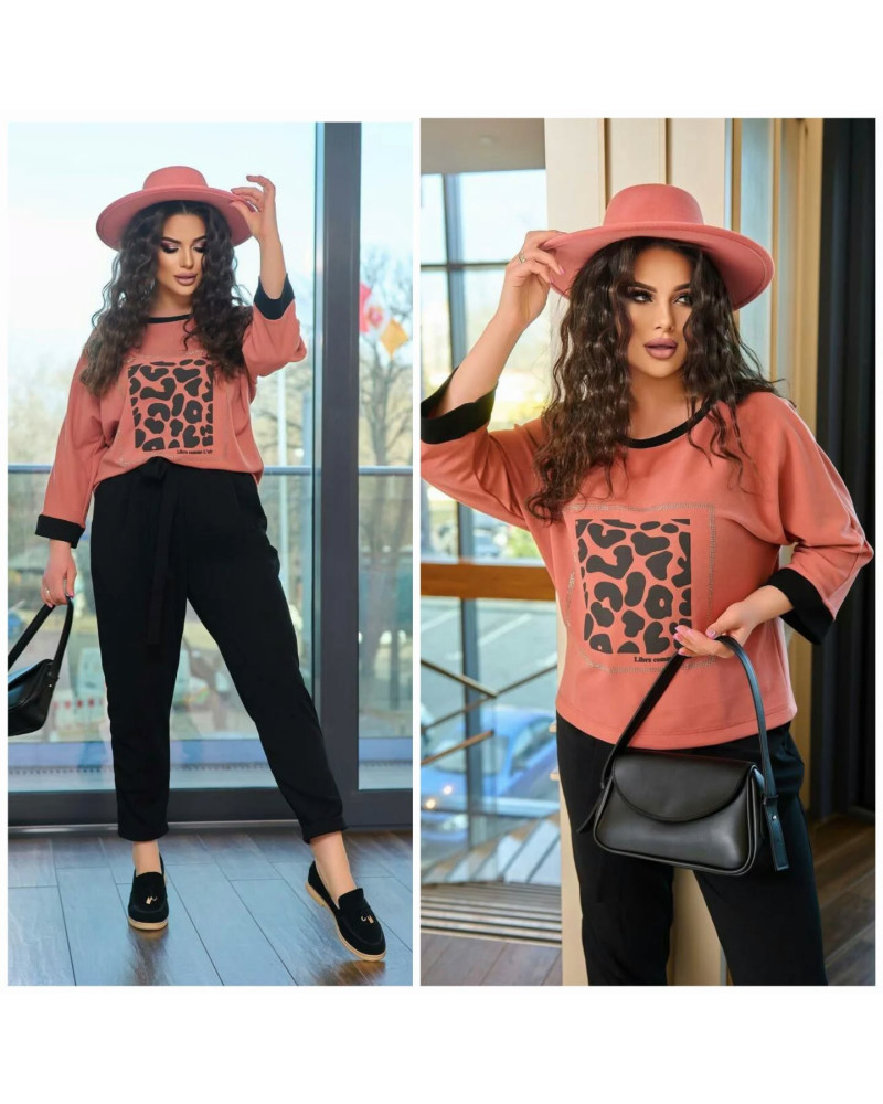 Трикотажний костюм із принтом та камінням Chic Style