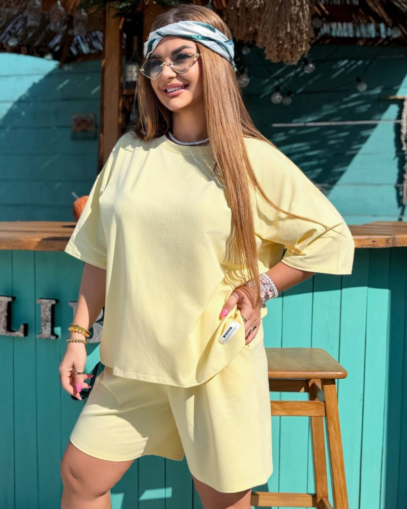 Жіночий костюм з шортами Chic Style 065 KRIS