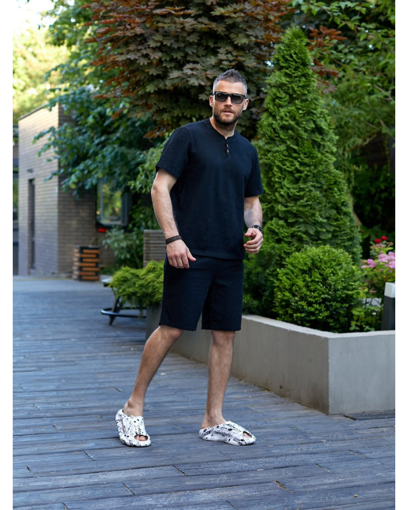 Чоловічий лляний костюм чорний від Chic Style.
